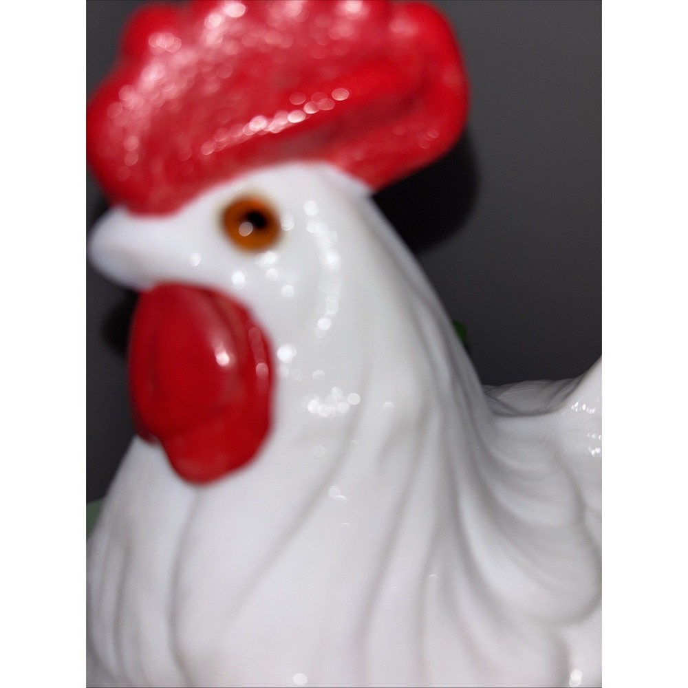 Westmoreland White Milk Glass Large Hen On Nest Hand Painted With Glass Eyes - Picture 4 of 10